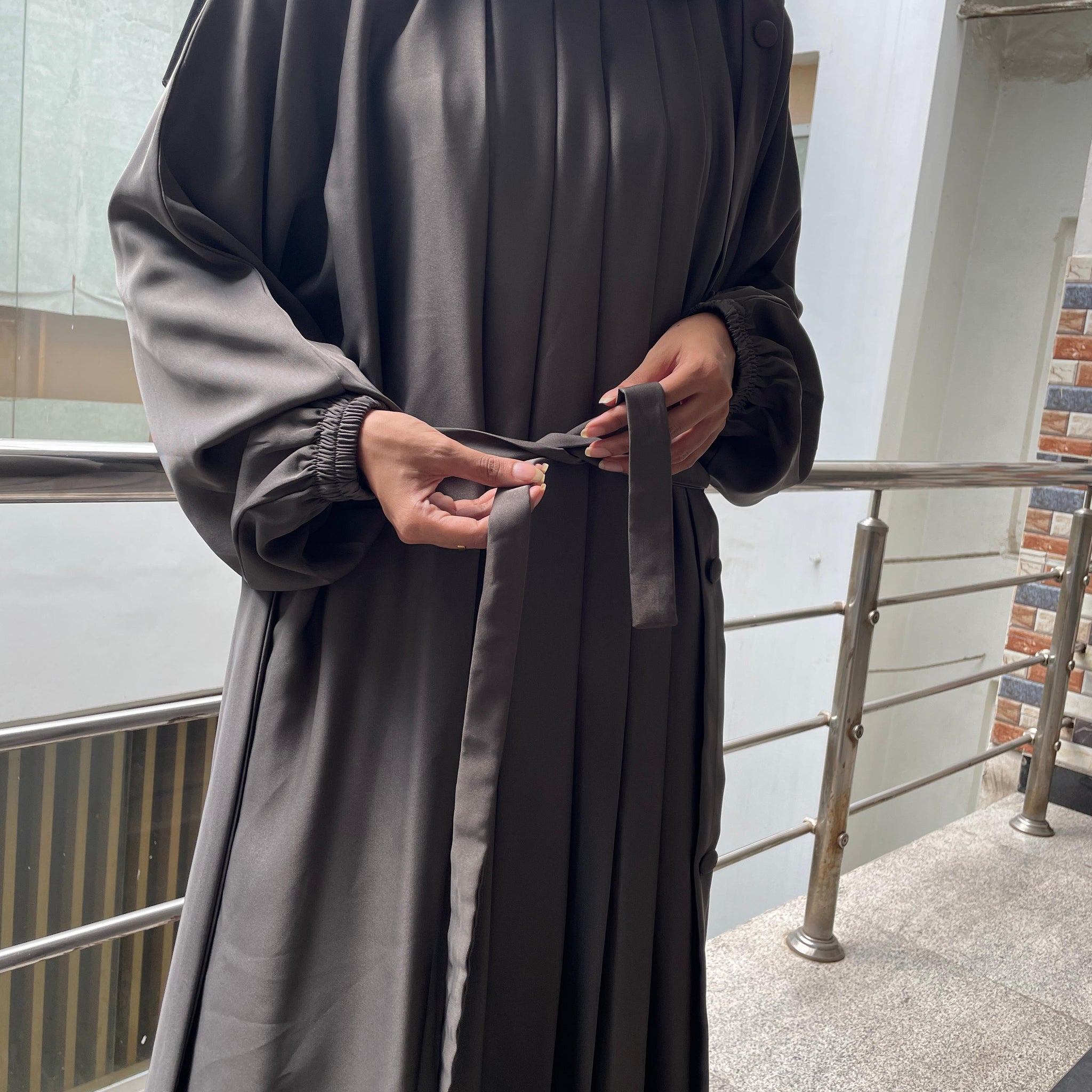 Side Button Gala Plates Abaya
